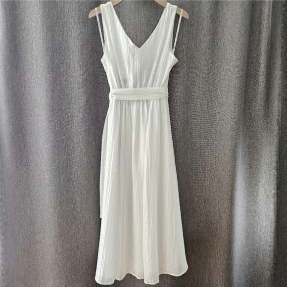 Halston White Sleeveless Seersucker Belted Flare Midi Dress - Picture 5 of 16